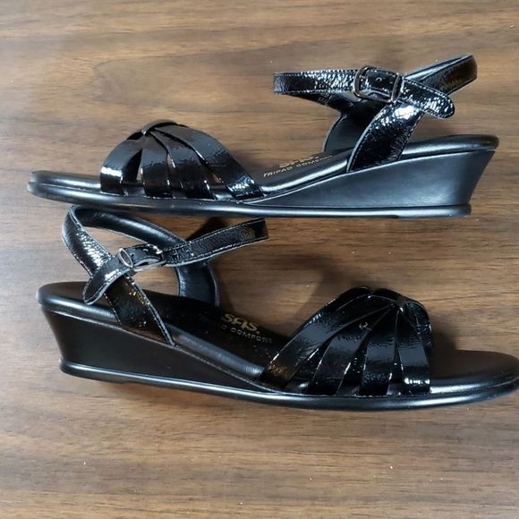 SAS Strappy Patent Leather Wedge Heel Sandals Size 7N - Picture 4 of 7